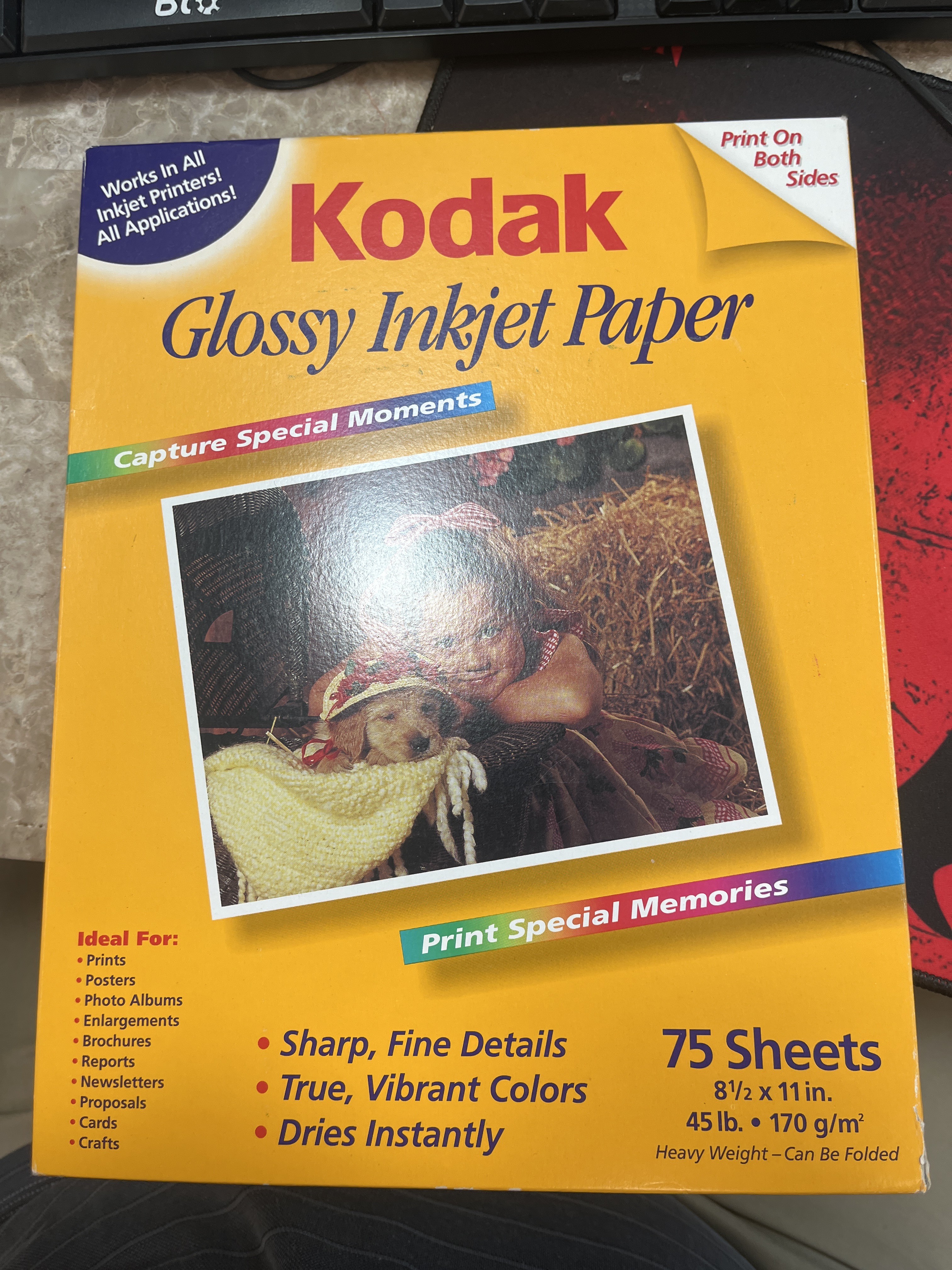 Kodak Glossy Inkjet Paper, 8.5 x 11 in, 45 lb / 170 g/m², 75 Sheets
