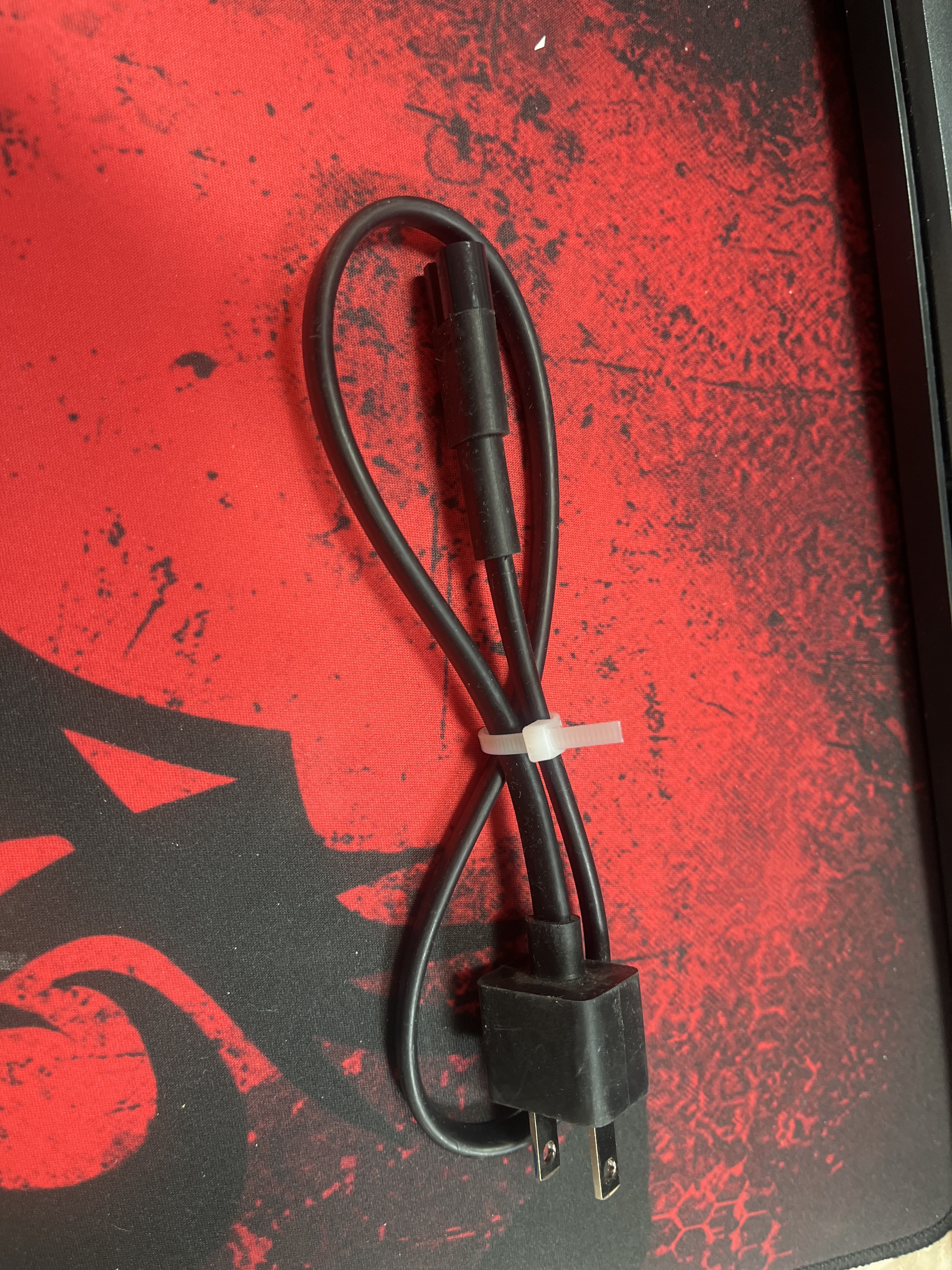 2-Prong Figure-8 AC Power Cord (NEMA 1-15P to IEC C7)