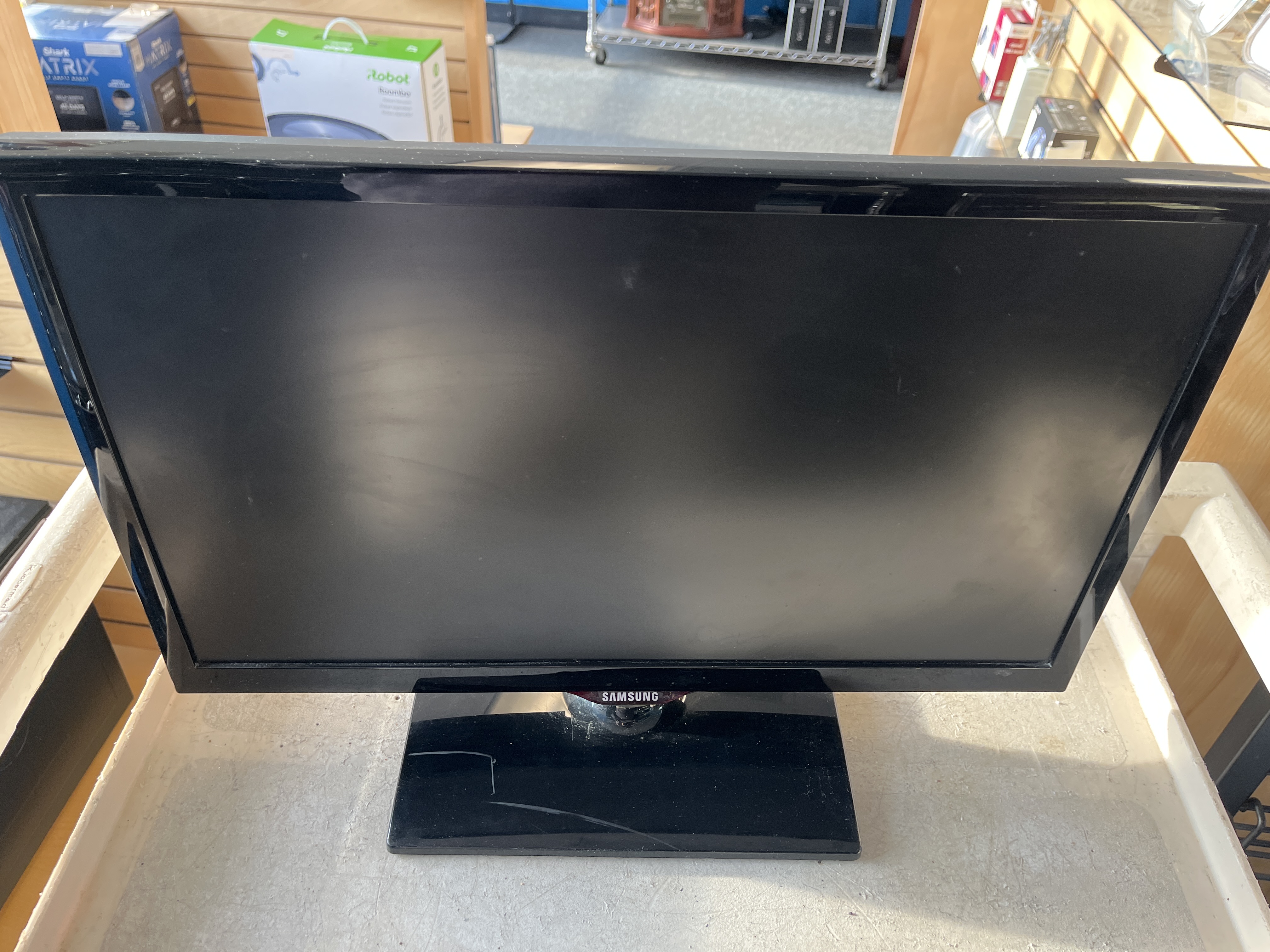Samsung UN22F8000AF 22-inch 1080p LED LCD TV with Stand